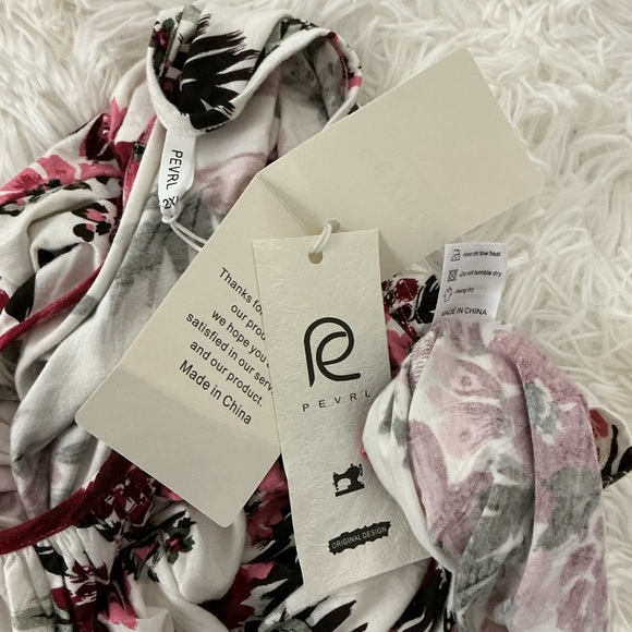 PEVRL Floral Flowy Blouse Top Size 2X Short Sleeve New with tags - Picture 4 of 13